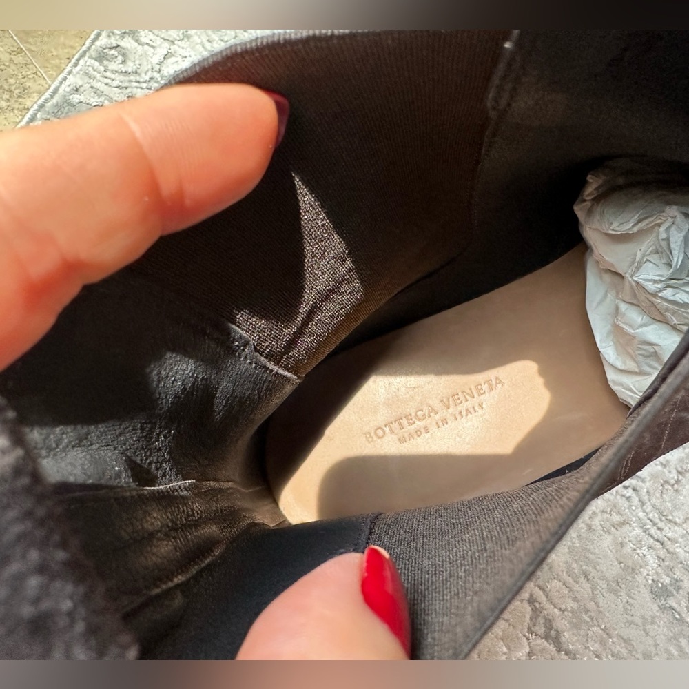 Bottega Veneta Chelsea Boots - Picture 8 of 10